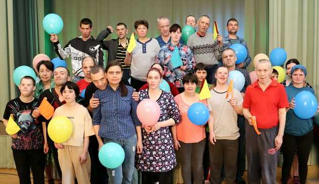 Познавательно-развлекательная программа  «Мир! Труд! Май!»